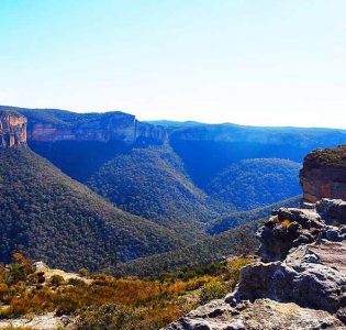 Amazing View of the Blue Mountains from Walls Lookout