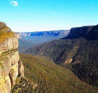 View of the Blue Mountains from Walls Lookout