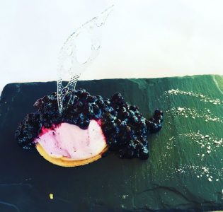 Huckleberry cheesecake