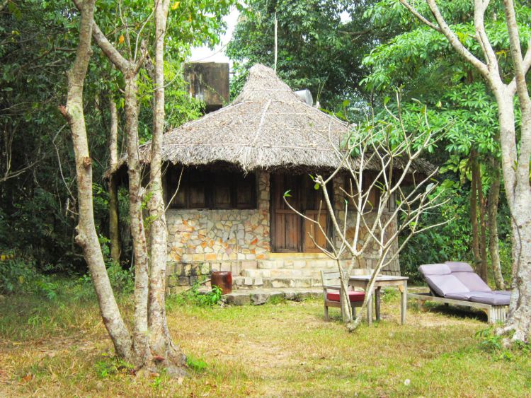 Mango Bay Resort, Phu Quoc, Vietnam – WhodoIdo: Mango Bay Resort is an eco-friendly resort located on Phu Quoc. Bungalows are scattered along the private beach with stunning views of the sea or garden.