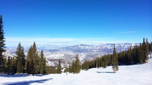 Snowboarding Snowmass, Aspen, Colorado – WhodoIdo: Snowmass is one of four mountains in Aspen and has 94 trails with the longest run being 5.3 miles! Perfect for intermediate and advanced riders. For those who are adventurous, show off your tricks at the Snowmass Park. Need a break from snowboarding? Then have a go at snowmobiling!