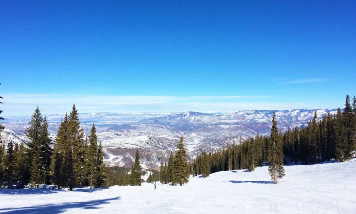 Snowboarding Snowmass, Aspen, Colorado – WhodoIdo: Snowmass is one of four mountains in Aspen and has 94 trails with the longest run being 5.3 miles! Perfect for intermediate and advanced riders. For those who are adventurous, show off your tricks at the Snowmass Park. Need a break from snowboarding? Then have a go at snowmobiling!