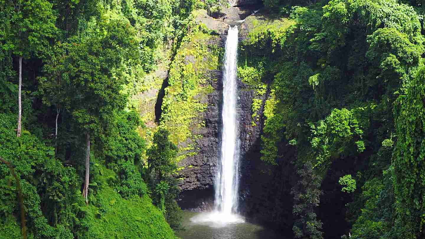 Chasing Waterfalls on Upolu Island, Samoa – WhodoIdo: Upolu is made up of lush green rainforests, beaches, lagoons and waterfalls. Walk through the tropical gardens and be mesmerised by the spectacular waterfalls. Check out the beautiful waterfalls we discovered on Upolu!