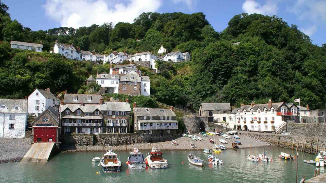 A Mini Day Guide to the Charming & Unique Village of Clovelly, North