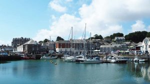 Camping Weekend Guide to Padstow, Cornwall, UK – WhodoIdo: Need ideas on where to go camping in the UK? Spend a weekend in charming Padstow located in North Cornwall. Stroll along the harbour and try a Cornish Pasty! Explore Padstow and see what this town has to offer!