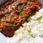 Quick and Easy Homemade Chilli Con Carne Recipe – WhodoIdo: A simple and tasty dish to make for the family or ahead of time. This dish is best served with rice or with a jacket potato! If you looking for dinner ideas, try this recipe!