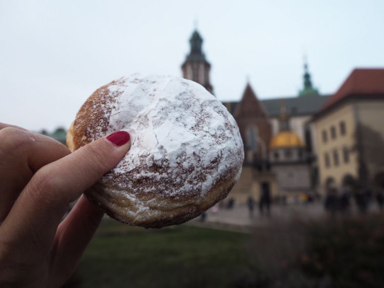 The Perfect Weekend Guide to Krakow, Poland – Top Things to See, Do & Eat – WhodoIdo: Off to Krakow soon? Explore Krakow with our weekend guide. Visit the main sights including Rynek Glówny, Wawel Royal Castle and Kazmierz. Don’t forget to try the pierogis and the tasty zapiekanka!