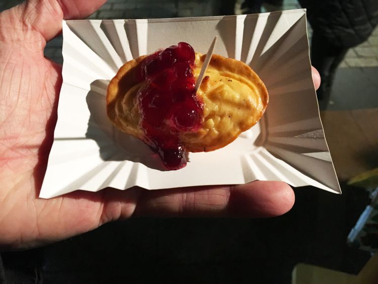 The Perfect Weekend Guide to Krakow, Poland – Top Things to See, Do & Eat – WhodoIdo: Off to Krakow soon? Explore Krakow with our weekend guide. Visit the main sights including Rynek Glówny, Wawel Royal Castle and Kazmierz. Don’t forget to try the pierogis and the tasty zapiekanka!