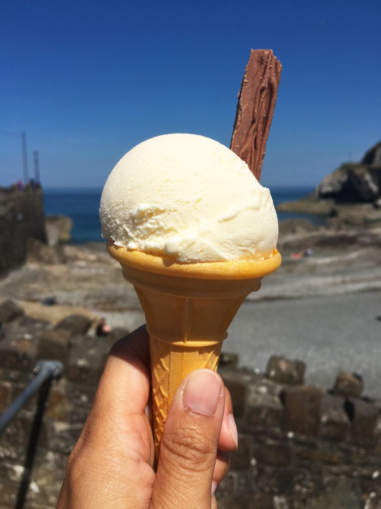 Camping in Ilfracombe– 14 Top Things to do in this seaside town in North Devon, UK – WhodoIdo: Considering camping in the UK? Head to the lovely seaside resort of Ilfracombe, situated in North Devon. Ilfracombe offers numerous activities from boat trips to Lundy Island to beautiful coastal walks to Woolacombe. We’ll share with you the best cool campsite to stay, best places to eat and top things to do in Ilfracombe.