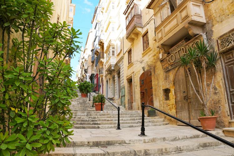 12 of the Best Things to See and Do in Malta - WhodoIdo: Read our top things to see and do on this beautiful island of Malta. There’s a wide range of activities to suit everyone, from relaxing on the beach to strolling through the streets in Valletta.