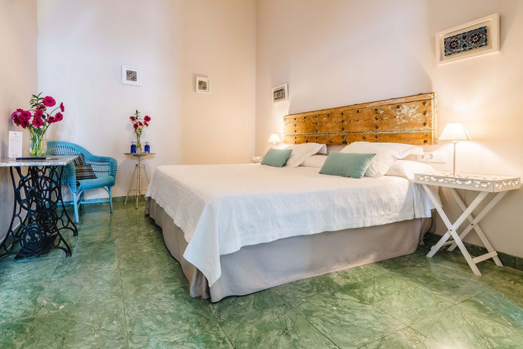 Hotel Casa de Colon, Seville, Spain – WhodoIdo: Stay in this welcoming boutique hotel located in the heart of Seville, close to all the main attractions and tapas restaurants. Enjoy the continental breakfast on the roof terrace and take in the beautiful views!